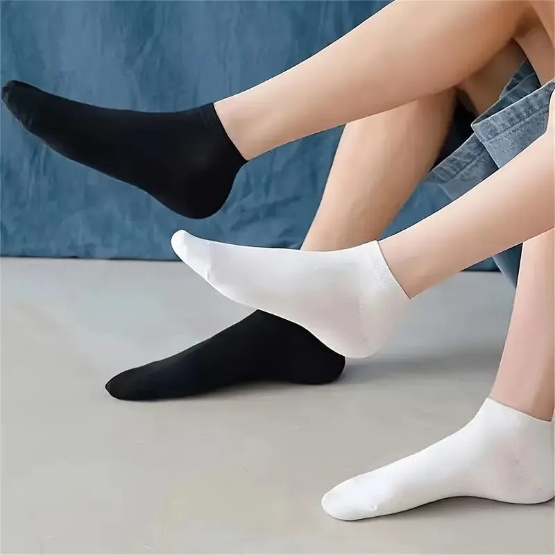 40 Pairs of Simple Black, White, and Gray Socks,
 Elastic, Breathable, and Odor Resistant, Suitable for Outdoor Sports Wear