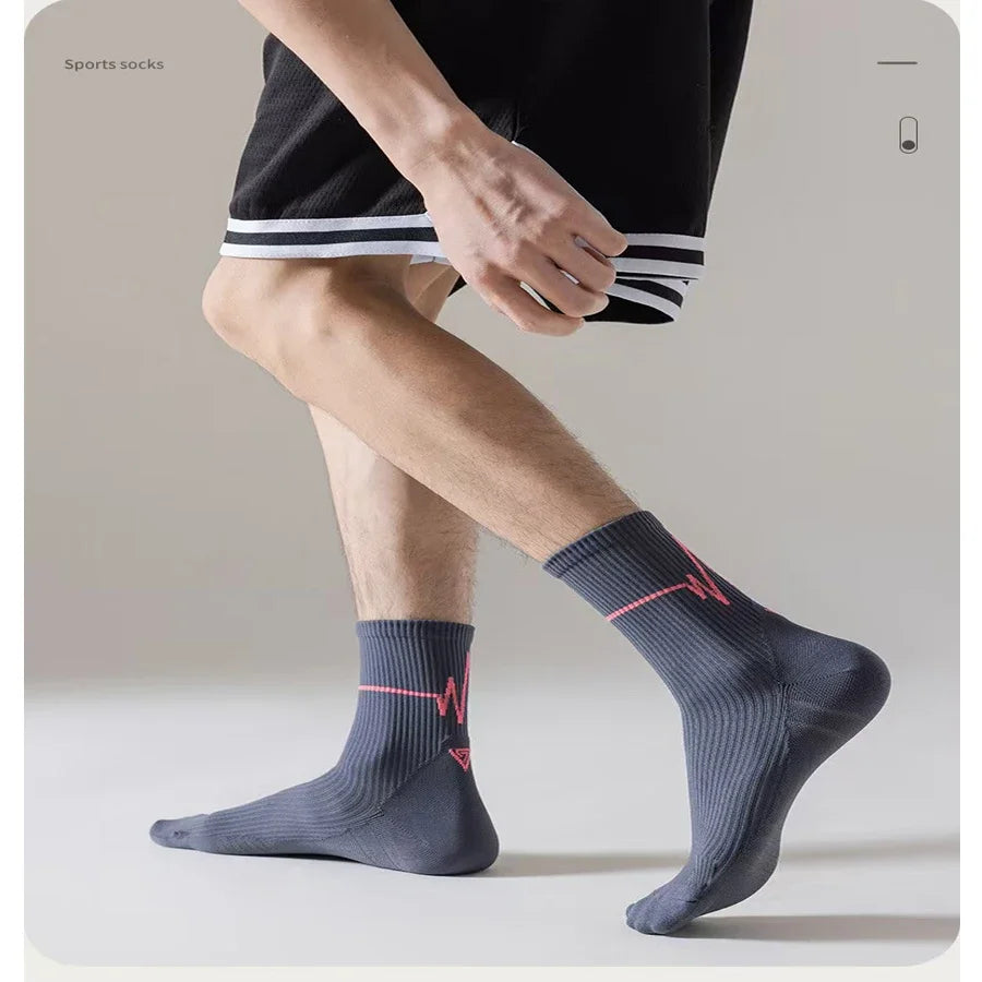5 Pairs Professional sports socks 
Quick-drying ,
Fit sweat-absorbing training ,running and Ride