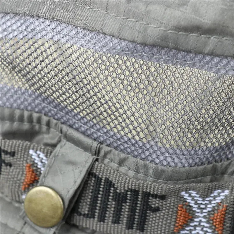 Sun shading hat, with chin strap