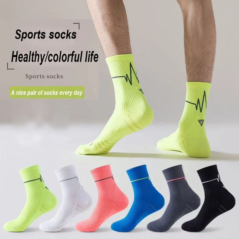 5 Pairs Professional sports socks 
Quick-drying ,
Fit sweat-absorbing training ,running and Ride