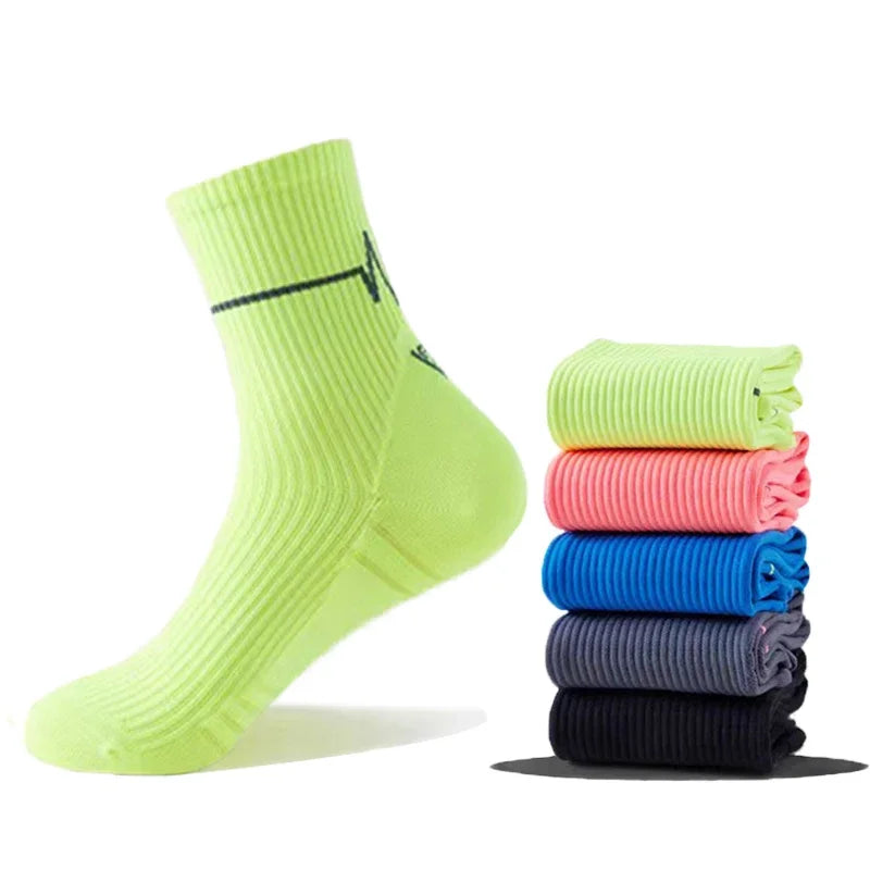 5 Pairs Professional sports socks 
Quick-drying ,
Fit sweat-absorbing training ,running and Ride
