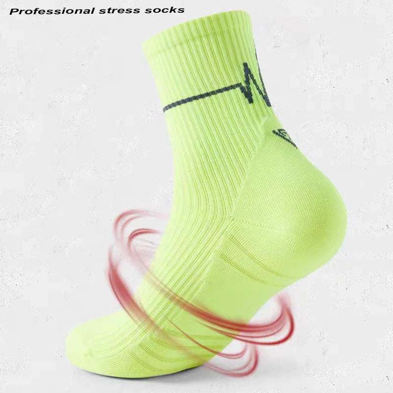 5 Pairs Professional sports socks 
Quick-drying ,
Fit sweat-absorbing training ,running and Ride