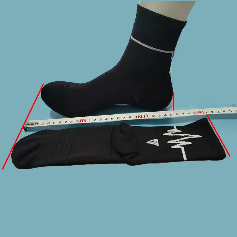 5 Pairs Professional sports socks 
Quick-drying ,
Fit sweat-absorbing training ,running and Ride