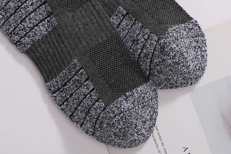 6 pairs Outdoor sports socks 
Thickened towel bottomed hiking 
 Sweat-absorbing short tube sports running Men / women