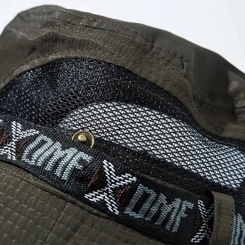 Sun shading hat, with chin strap