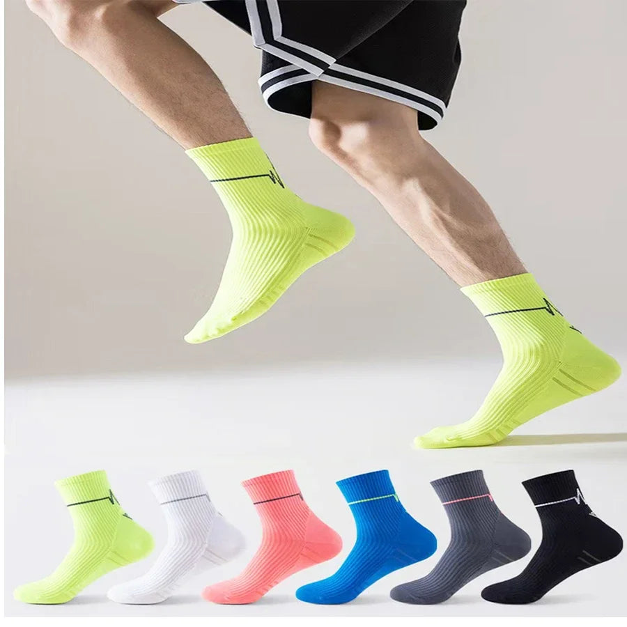 5 Pairs Professional sports socks 
Quick-drying ,
Fit sweat-absorbing training ,running and Ride