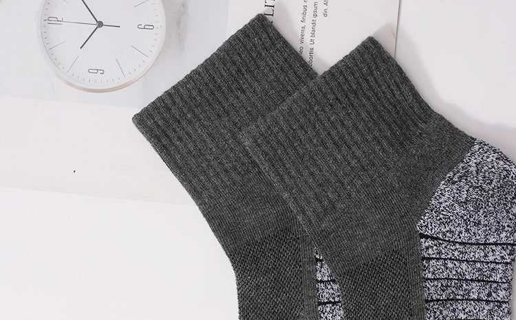 6 pairs Outdoor sports socks 
Thickened towel bottomed hiking 
 Sweat-absorbing short tube sports running Men / women