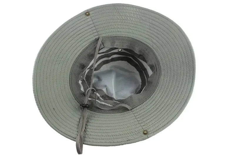 Sun shading hat, with chin strap